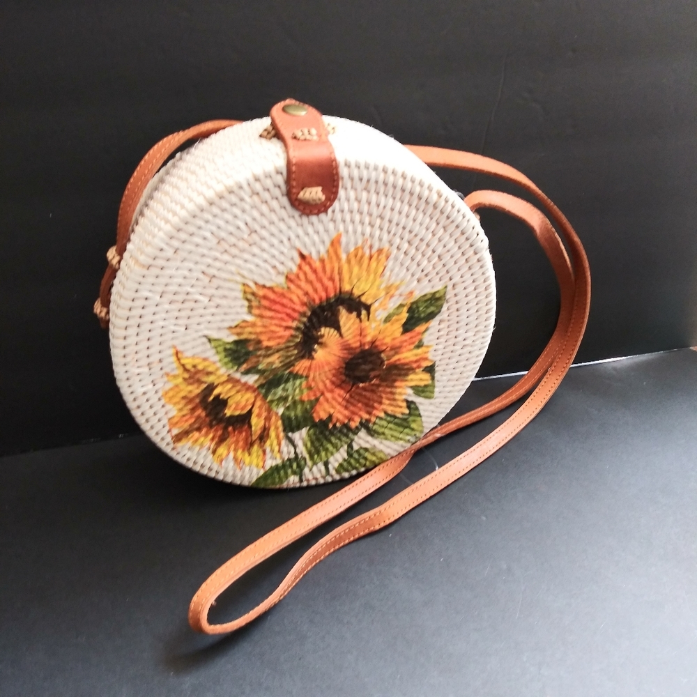 NEW HANDCRAFTED RATTAN CROSSBODY BAG PURSE - Picture 3 of 9